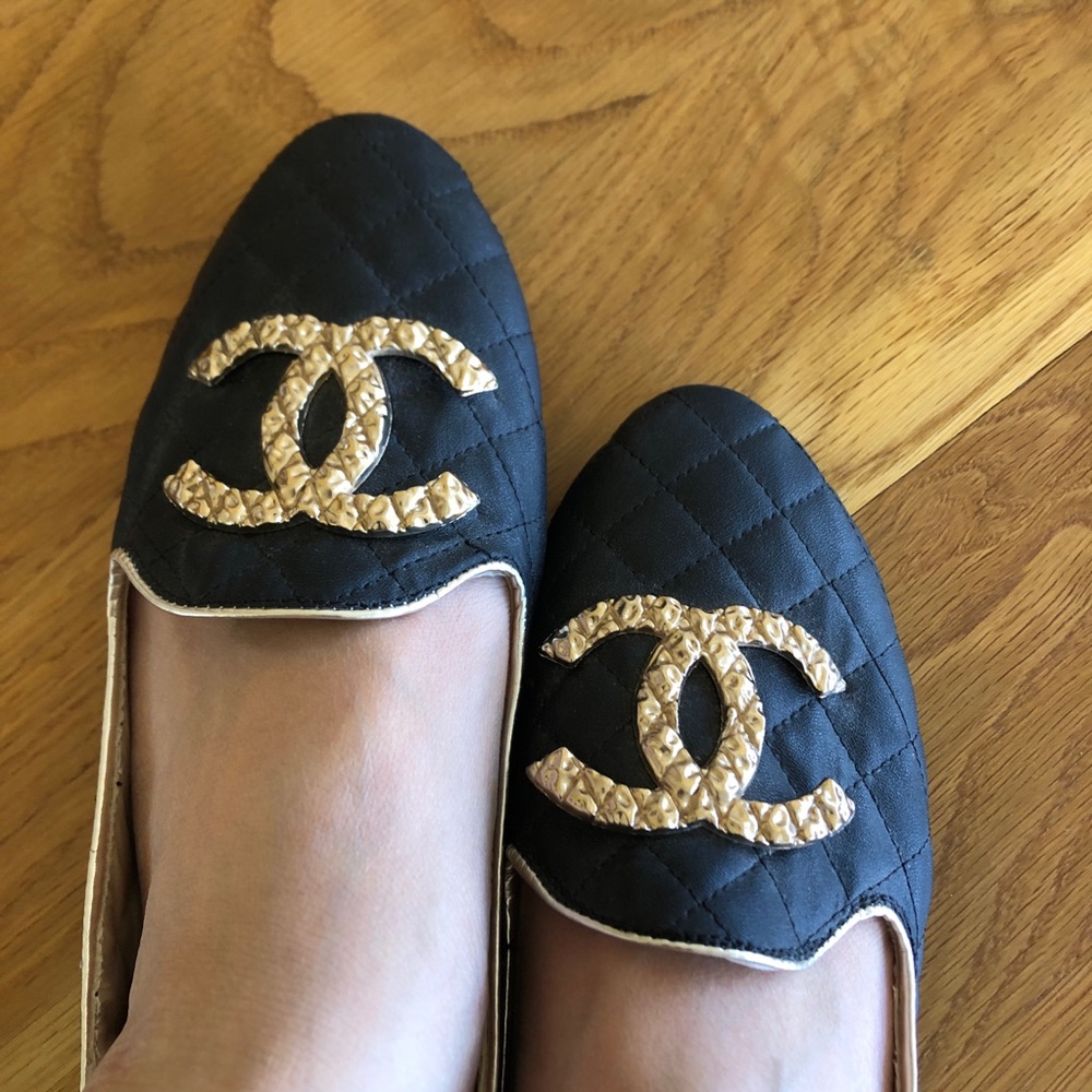 Classy Black and Gold Loafers Size 8 - Picture 7 of 7